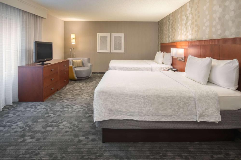 Two Bedroom Suite with Two Queen Beds interior